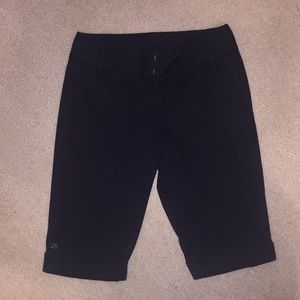 Size 2 Bermuda dress pant. Black